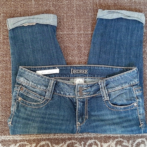 * Decree Brand Capris - Picture 3 of 3